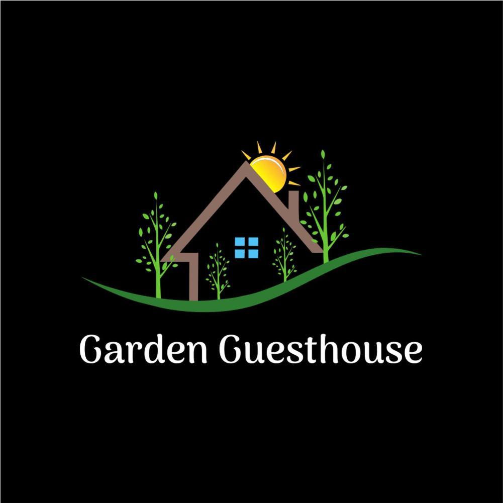 Garden Guesthouse Gjakova エクステリア 写真